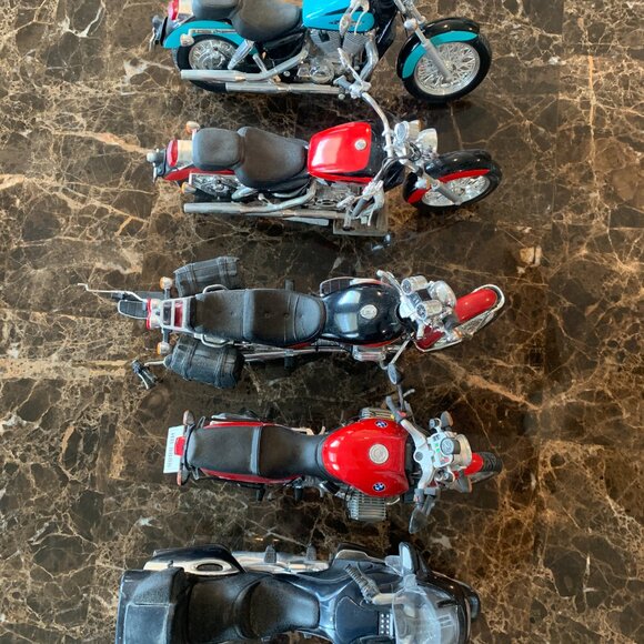 5 lot collectible die cast motorcycle models, Harley, BMW, Honda, Motto Guzzi - Picture 8 of 16